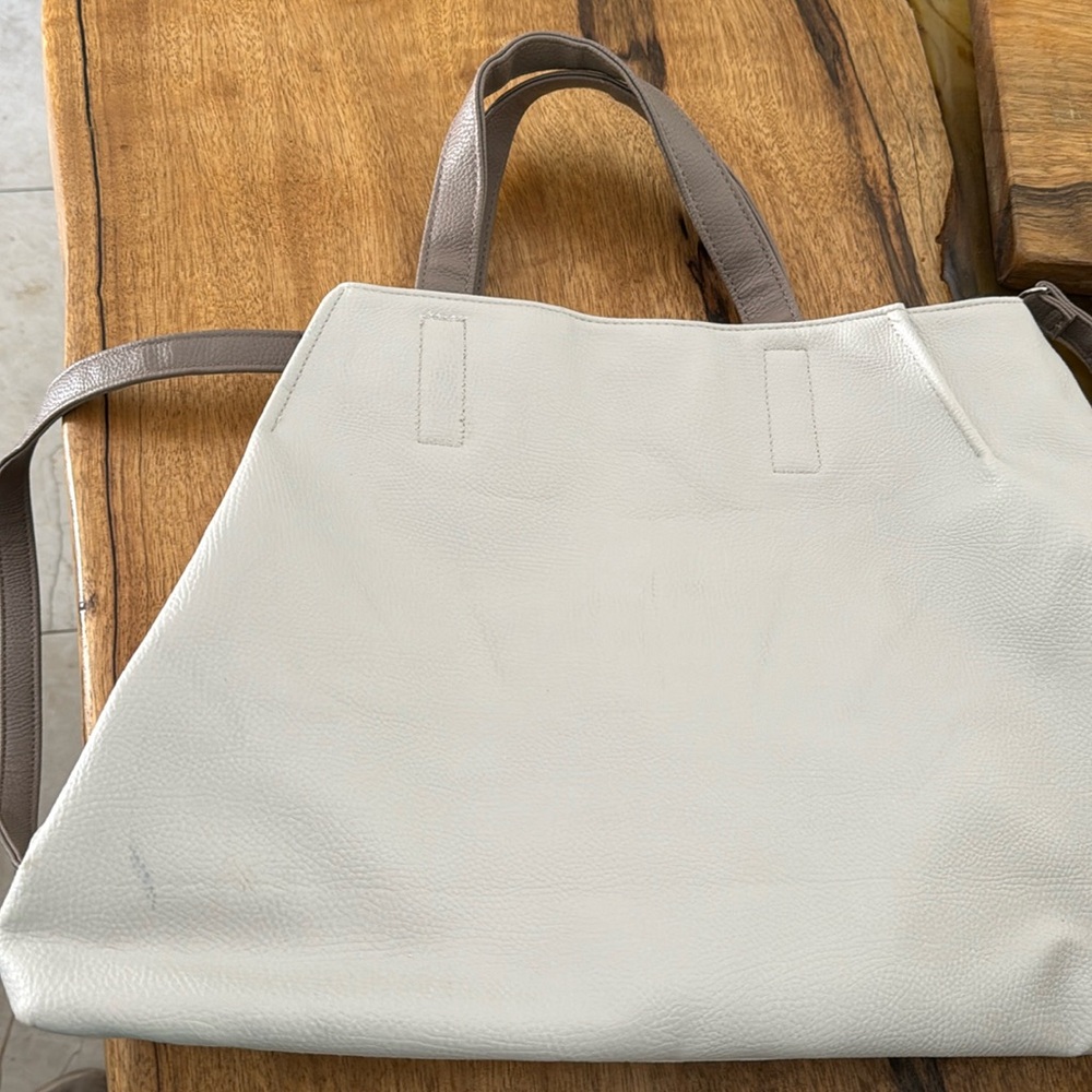 Ultra chi bag with removable shoulder strap